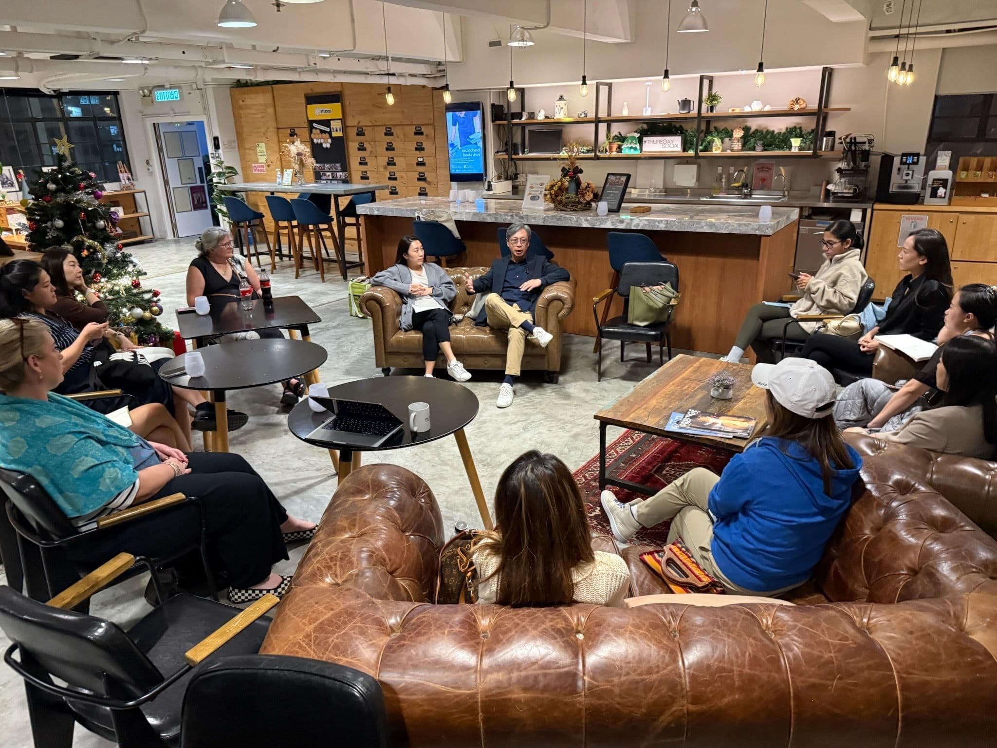 Roundtable - From Startup to Exit: A Founder’s Journey with Arthur Chow (6waves) (2025)